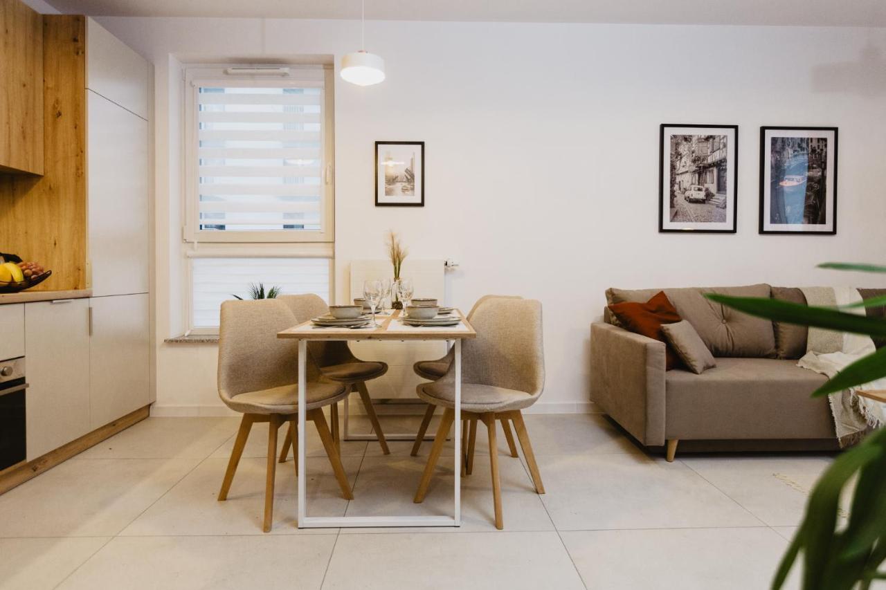 Echo, F210 Apartment
